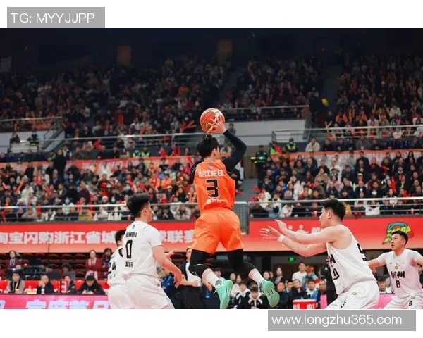 杭州篮球队的力量变革引发热议球迷期待新赛季的精彩表现与突破